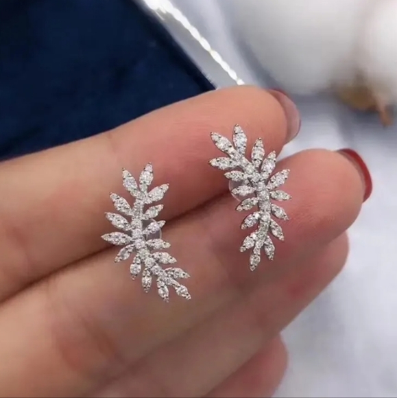 NEW Silver leaf earrings - Picture 6 of 7